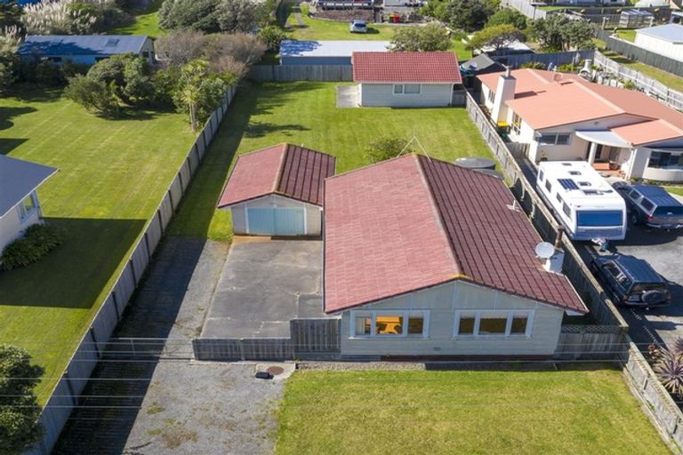 Photo of property in 114 Rua Avenue, Waitarere Beach, Levin, 5510