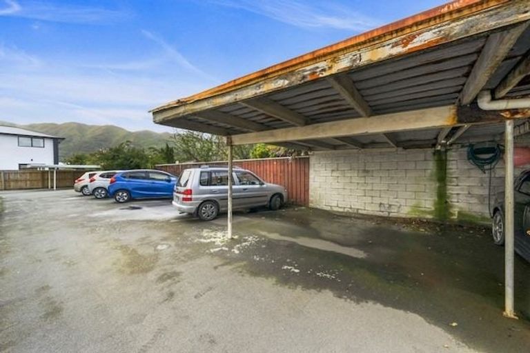 Photo of property in 1/95 Whites Line East, Waiwhetu, Lower Hutt, 5010