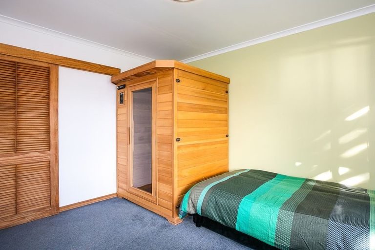 Photo of property in 26 Porterfield Street, Macandrew Bay, Dunedin, 9014