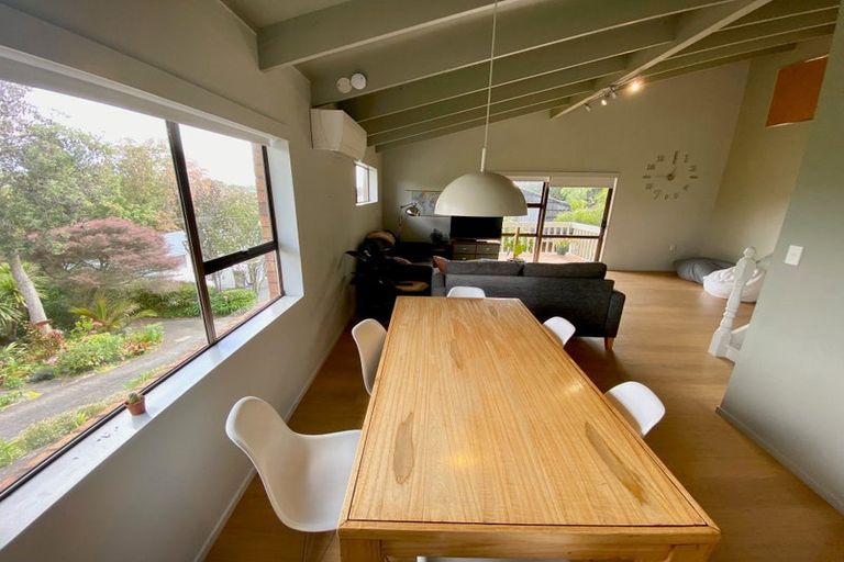Photo of property in 1/42 Pokapu Street, Titirangi, Auckland, 0600