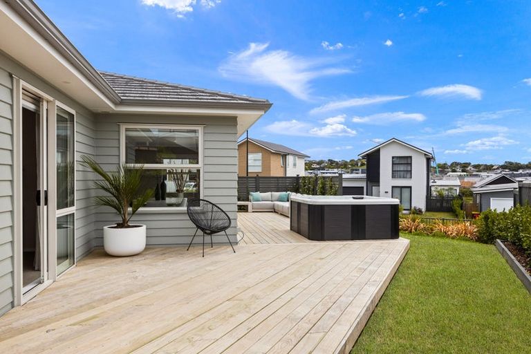 Photo of property in 19 Kuku Avenue, Red Beach, 0932