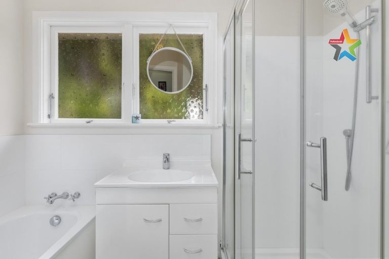 Photo of property in 68 Dowse Drive, Maungaraki, Lower Hutt, 5010