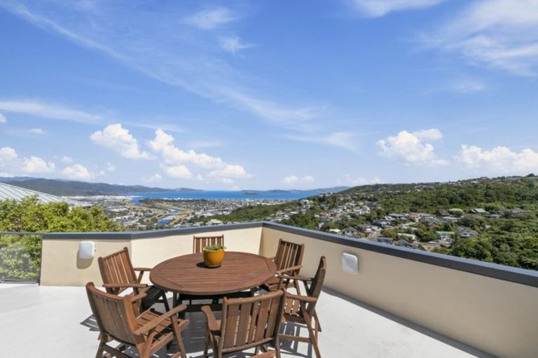 Photo of property in 93 Viewmont Drive, Harbour View, Lower Hutt, 5010