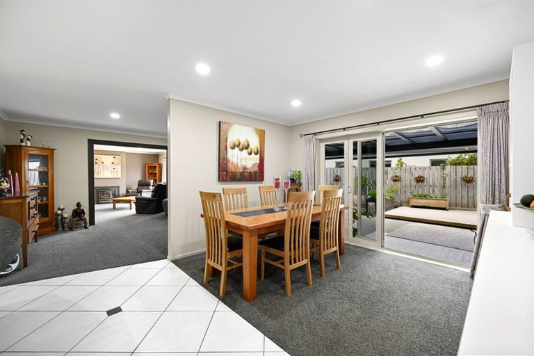 Photo of property in 9 Roderick Place, Rototuna, Hamilton, 3210