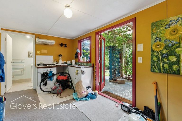 Photo of property in 205 Victory Road, Laingholm, Auckland, 0604