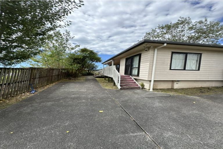 Photo of property in 2/62 Tonar Street, Northcote, Auckland, 0627