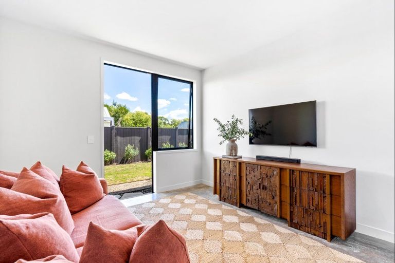 Photo of property in 7 Kewini Grove, Matakana, 0985