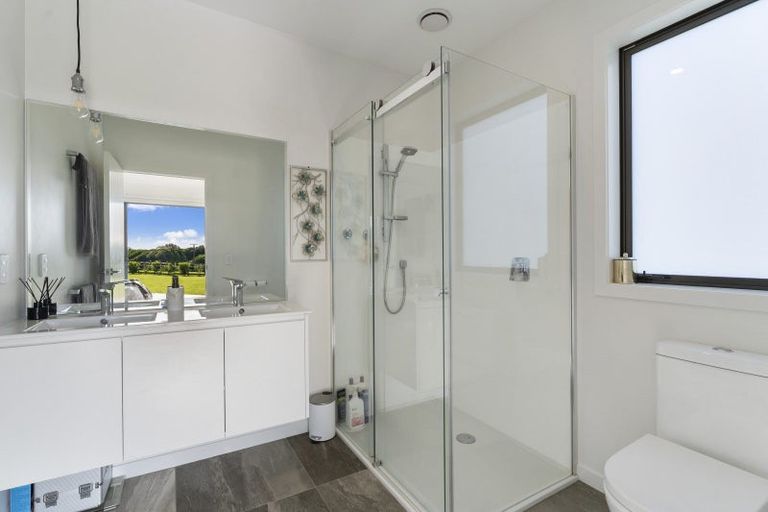 Photo of property in 180 North Manakau Road, Manakau, Levin, 5573