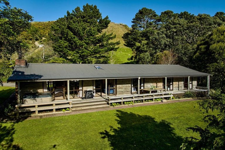 Photo of property in 850a Paekakariki Hill Road, Paekakariki Hill, Porirua, 5381