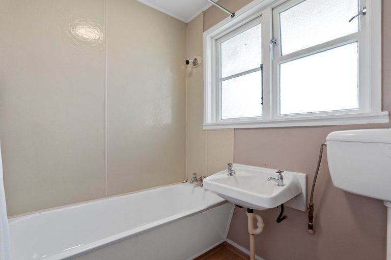 Photo of property in 33 Quinns Road, Shirley, Christchurch, 8013