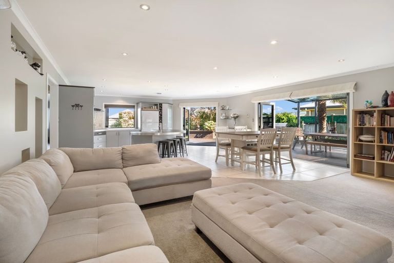 Photo of property in 3 Bouvardia Avenue, Milson, Palmerston North, 4414