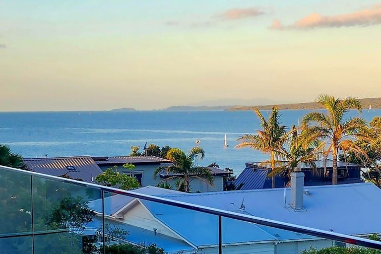 Photo of property in 1/5 Rarere Road, Hauraki, Auckland, 0622