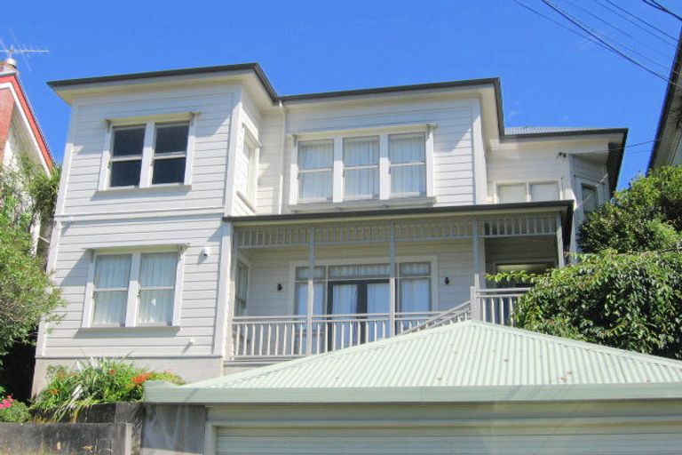 Photo of property in 14 Central Terrace, Kelburn, Wellington, 6012
