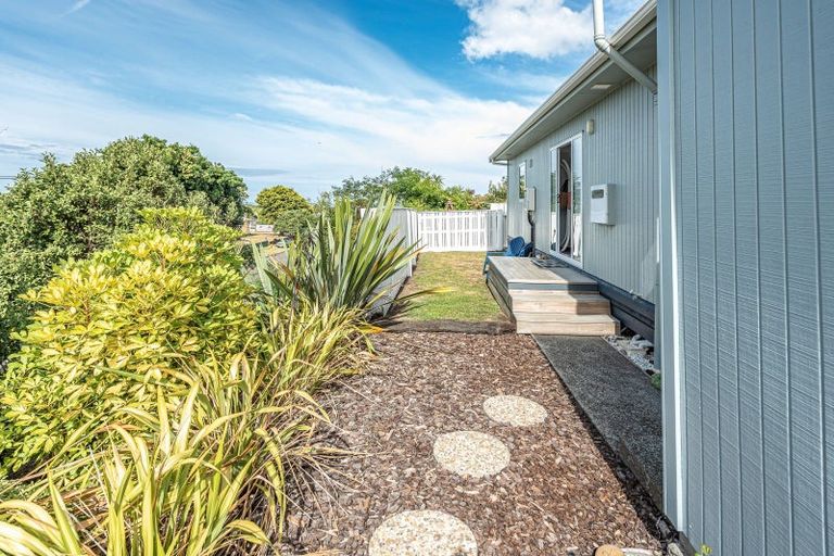 Photo of property in 43 Rangiora Street, Castlecliff, Whanganui, 4501