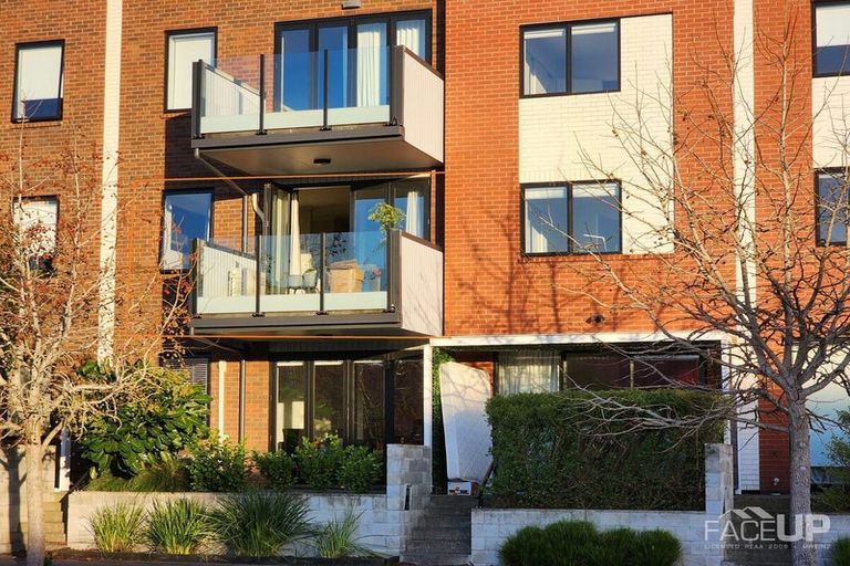 Photo of property in 3/7 Uku Lane, Hobsonville, Auckland, 0616