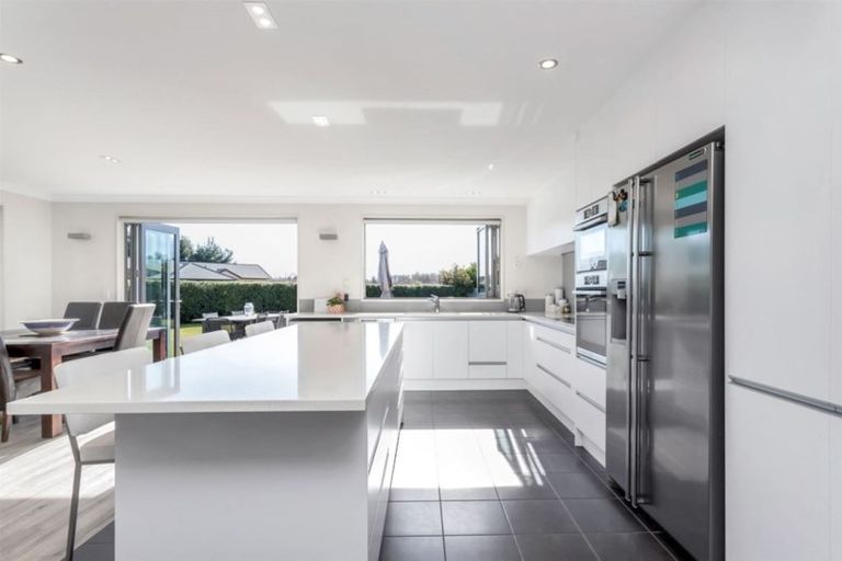 Photo of property in 4 Meadowcroft Lane, Harewood, Christchurch, 8051