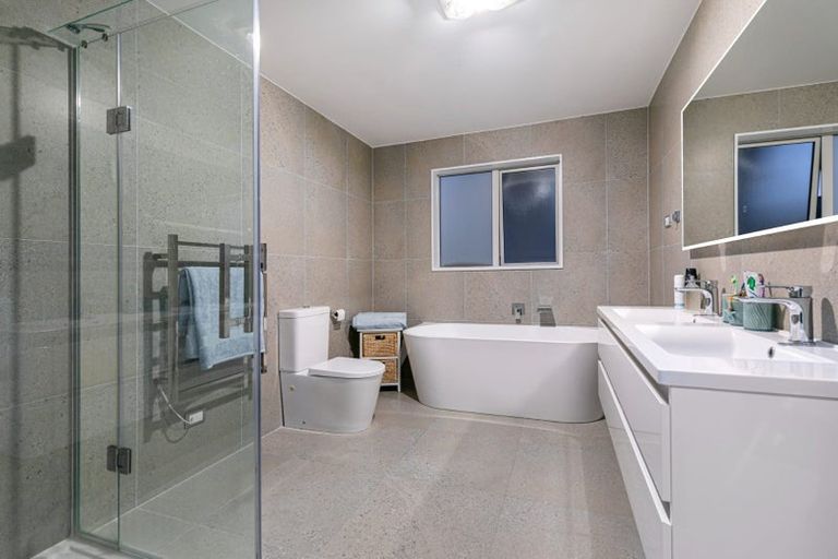 Photo of property in 26 Ascension Crescent, Orewa, 0931