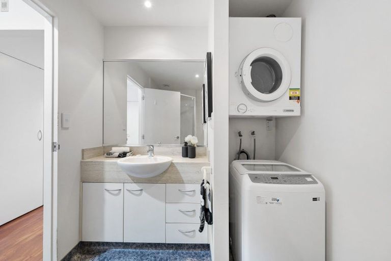 Photo of property in St Peters Apartments, 2a/192 Willis Street, Te Aro, Wellington, 6011