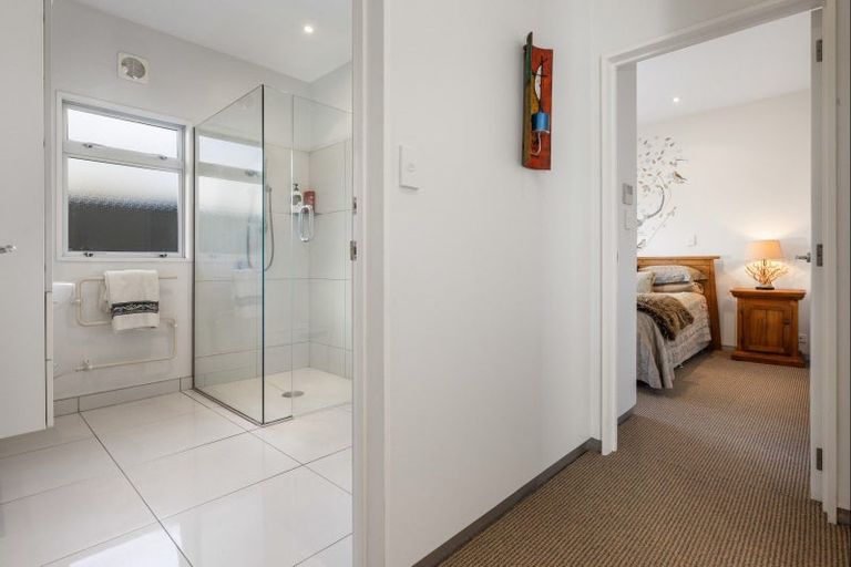 Photo of property in 142 North Parade, Richmond, Christchurch, 8013