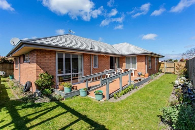 Photo of property in 43 Shortland Street, Wainoni, Christchurch, 8061