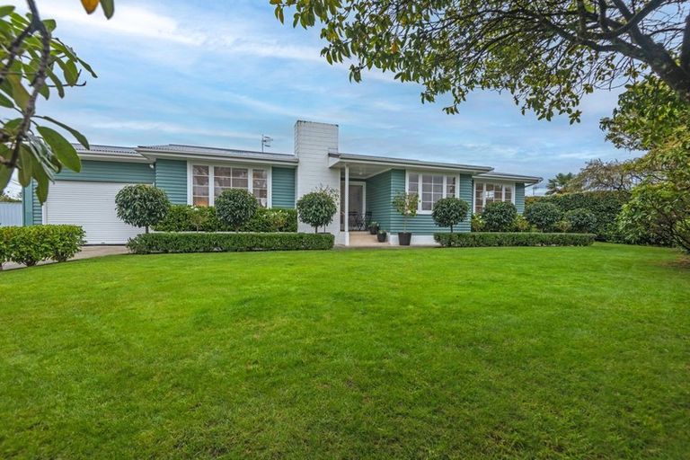 Photo of property in 10 Paterson Street, Pahiatua, 4910