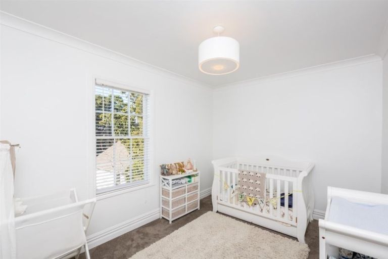 Photo of property in 100 Belt Road, New Plymouth, 4310