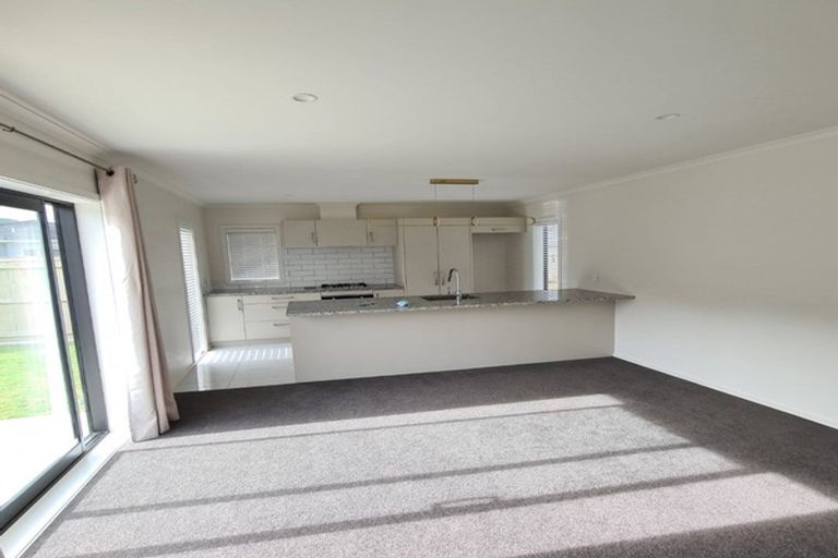 Photo of property in 28 Manor Park Road, Manor Park, Lower Hutt, 5019