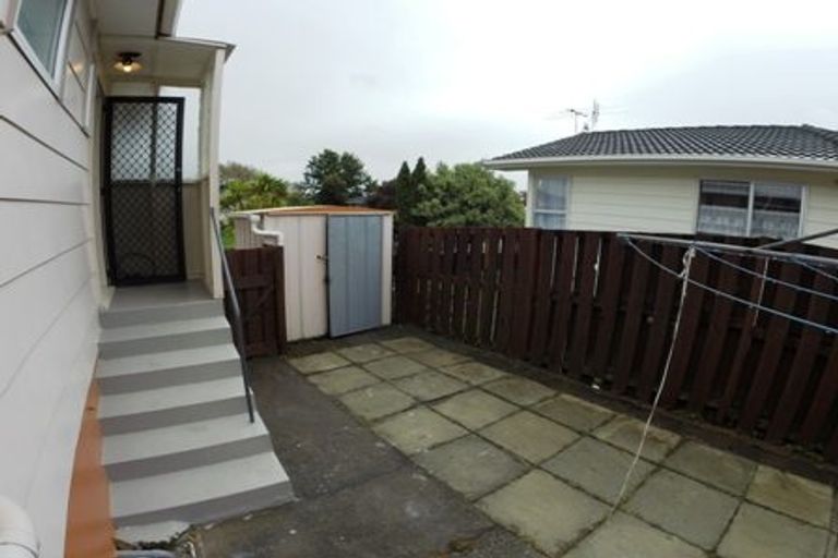 Photo of property in 1/15 Sharland Avenue, Manurewa, Auckland, 2102