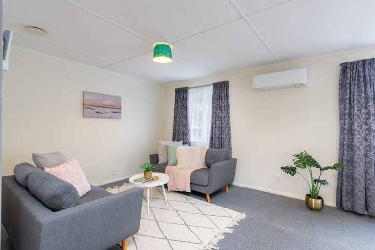 Photo of property in 132 Castor Crescent, Cannons Creek, Porirua, 5024