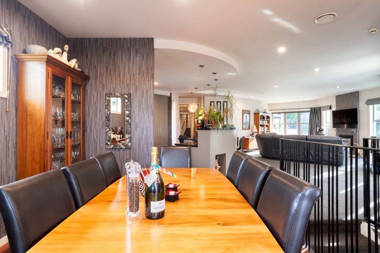 Photo of property in 30 Lowther Place, Taradale, Napier, 4112