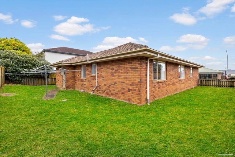 Photo of property in 112 Pitt Avenue, Clendon Park, Auckland, 2103