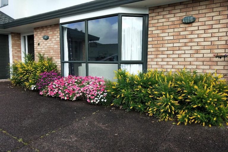 Photo of property in 9 San Fernando Way, Henderson, Auckland, 0612