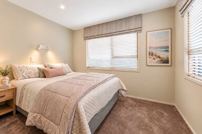 Photo of property in 6 Durness Place, Red Beach, 0932