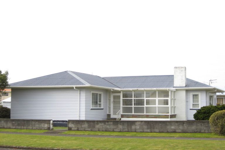 Photo of property in 10 Smith Road, Merrilands, New Plymouth, 4312