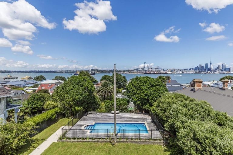 Photo of property in 55 Clarence Street, Devonport, Auckland, 0624