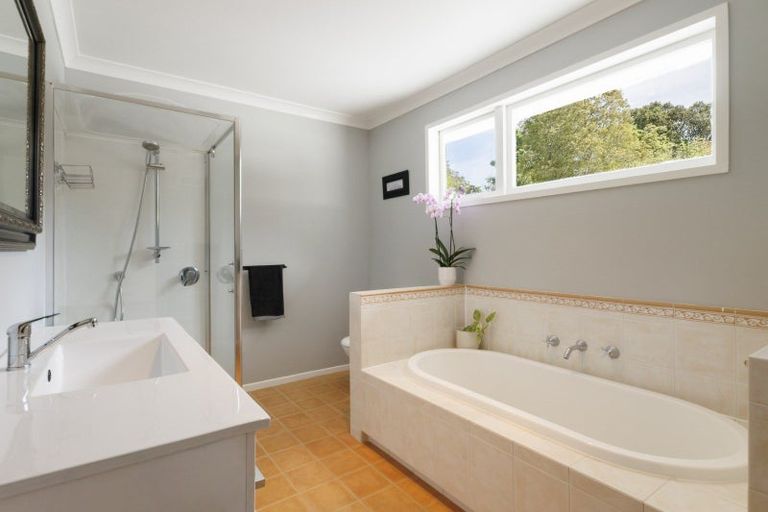 Photo of property in 39a Chatsworth Road, Silverstream, Upper Hutt, 5019