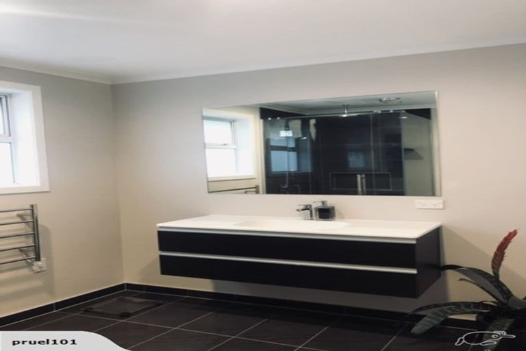 Photo of property in 6 Canberra Place, Redwood, Christchurch, 8051