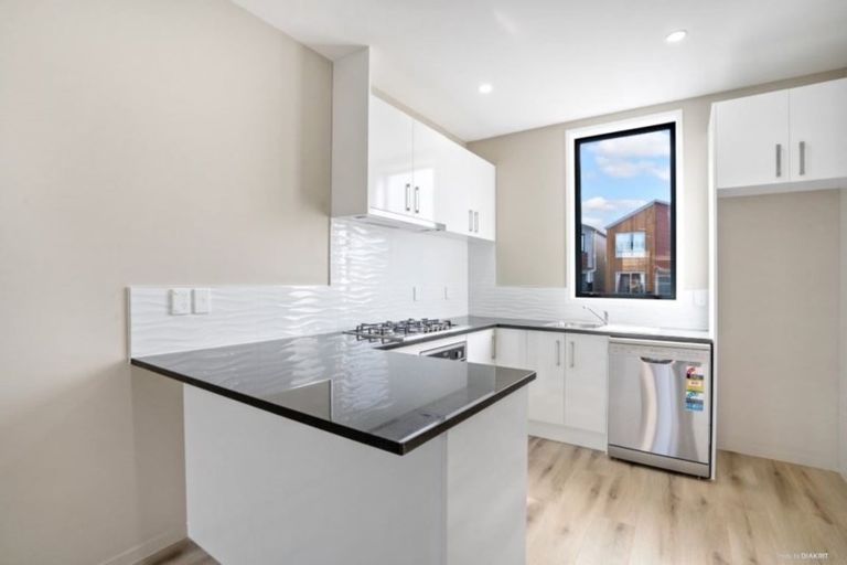 Photo of property in 12 Dignity Street, Papakura, 2110