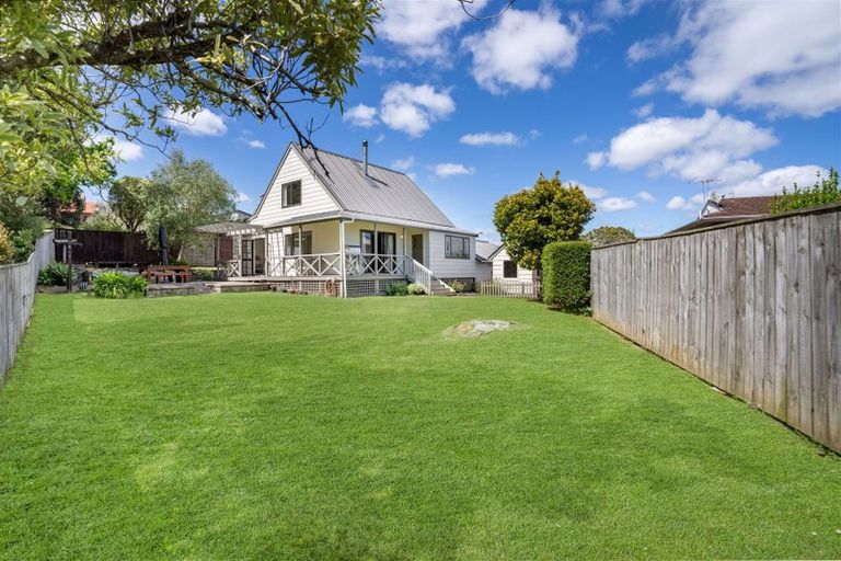 Photo of property in 16 Janome Place, Bucklands Beach, Auckland, 2014