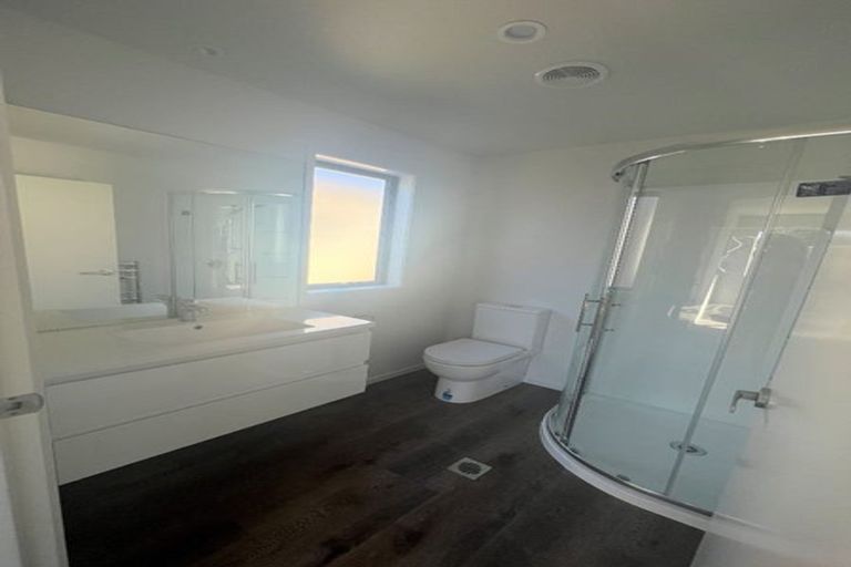 Photo of property in 5 Selkirk Lane, Hamilton Lake, Hamilton, 3204