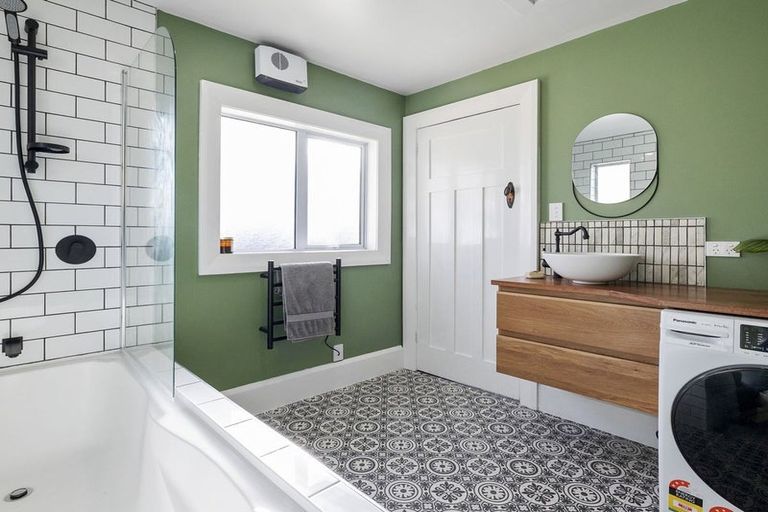 Photo of property in 200 Bay View Road, South Dunedin, Dunedin, 9012