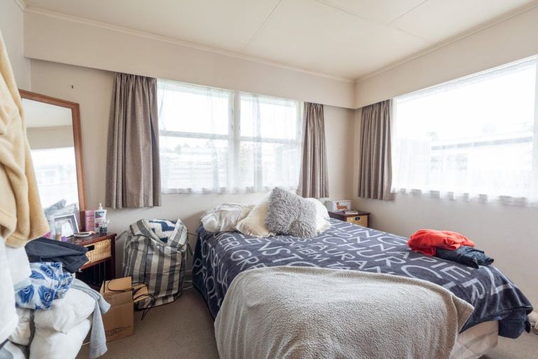 Photo of property in 72 Lethbridge Street, Feilding, 4702