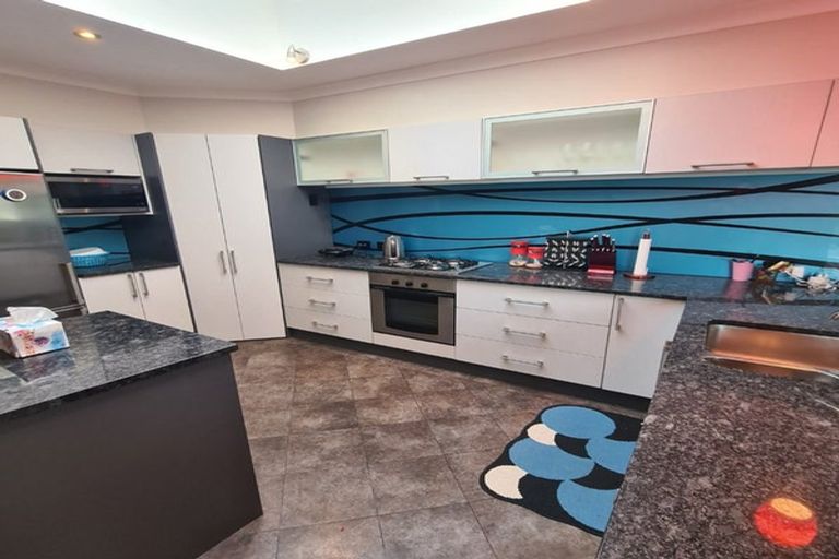 Photo of property in 39 Fairfield Avenue, Fairfield, Lower Hutt, 5011