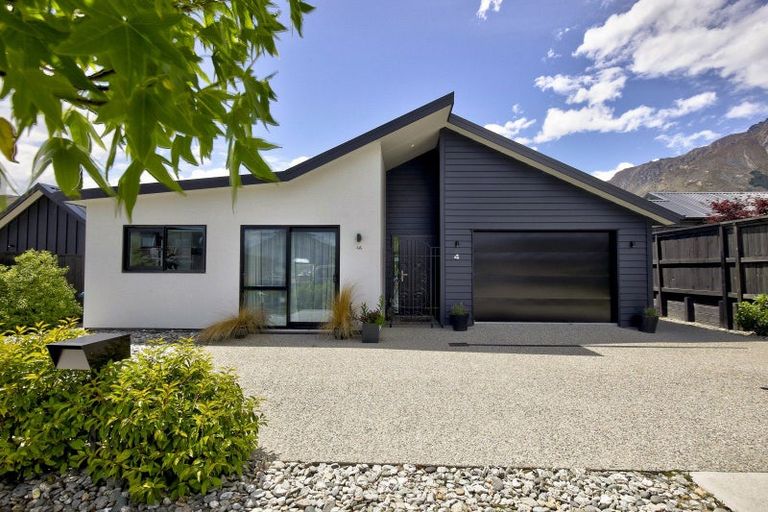 Photo of property in 4 Coopworth Road, Jacks Point, 9371