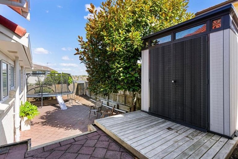 Photo of property in 16 Whitford Road, Howick, Auckland, 2014