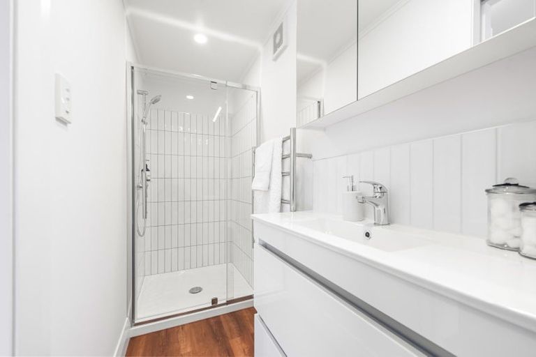 Photo of property in 1-2/6a Pohutukawa Street, Woburn, Lower Hutt, 5010