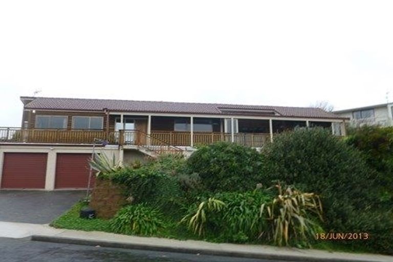 Photo of property in 30 Kinloch Place, Papakowhai, Porirua, 5024