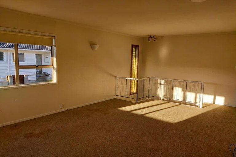 Photo of property in 18 Preston Avenue, Henderson, Auckland, 0610