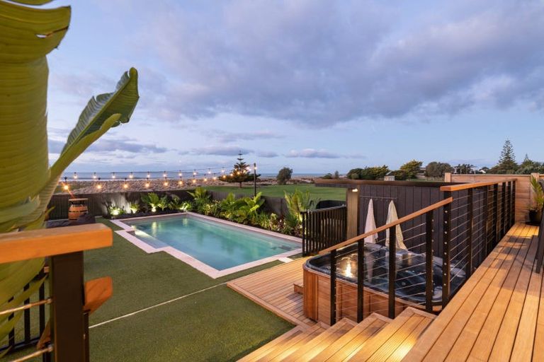 Photo of property in 1013 Papamoa Beach Road, Papamoa Beach, Papamoa, 3118