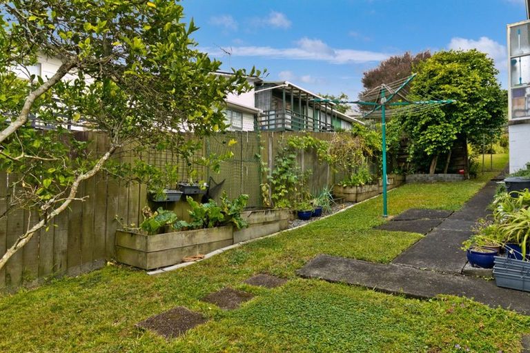 Photo of property in 2/66 Lynden Avenue, Hillcrest, Auckland, 0627